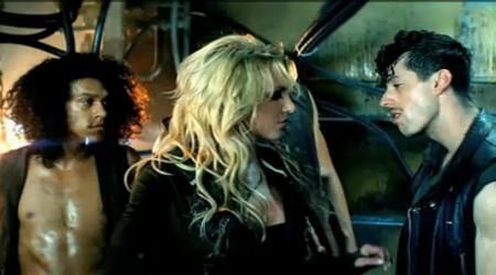 скачать клип Britney Spears - Criminal