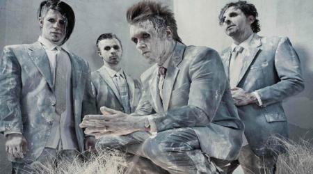 скачать клип Papa Roach - Still Swingin