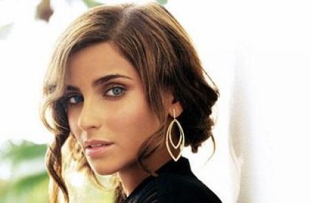 скачать клип Nelly Furtado - Big Hoops