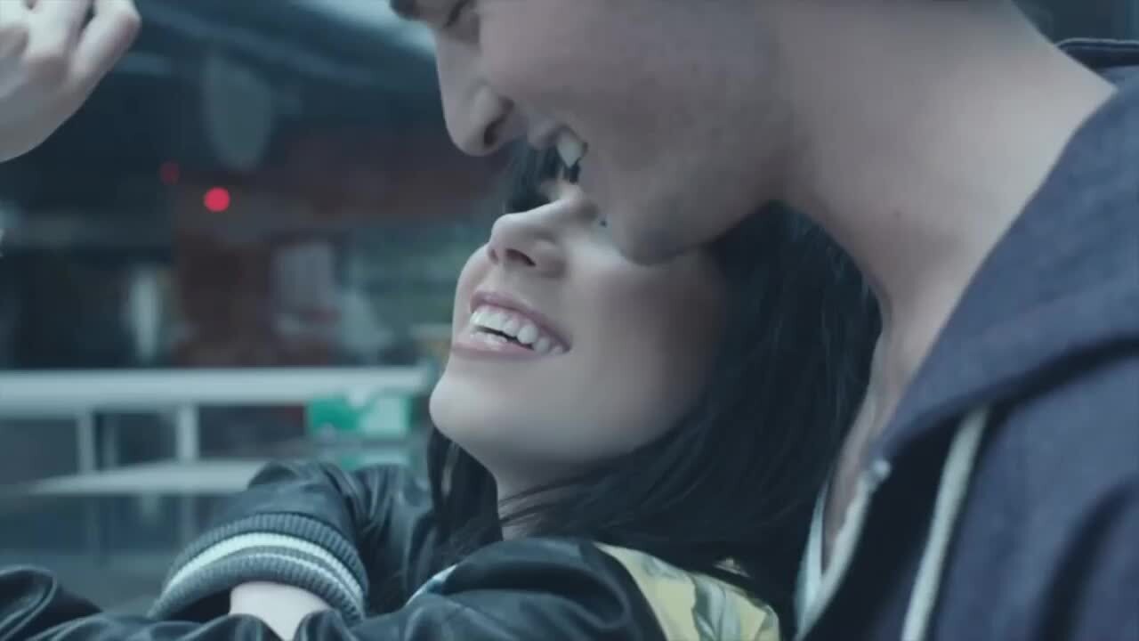 скачать клип Carly Rae Jepsen - Tonight Im Getting Over You