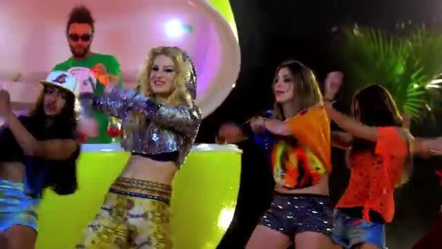 скачать клип Dhurata Dora ft. Young Zerka - Roll