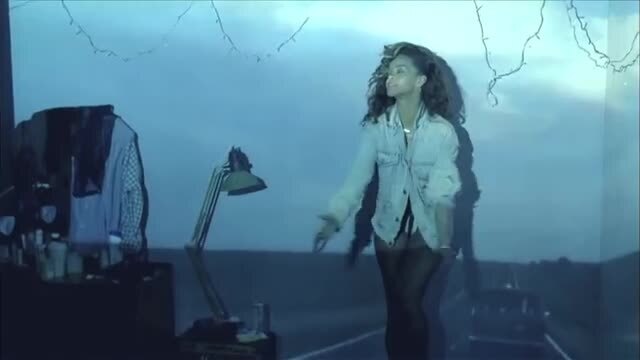 скачать клип Rihanna - We Found Love ft. Calvin Harris