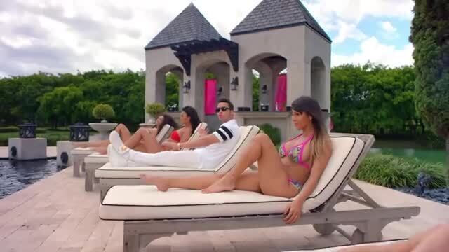 скачать клип Prince Royce - Back It Up ft. Jennifer Lopez, Pitbull