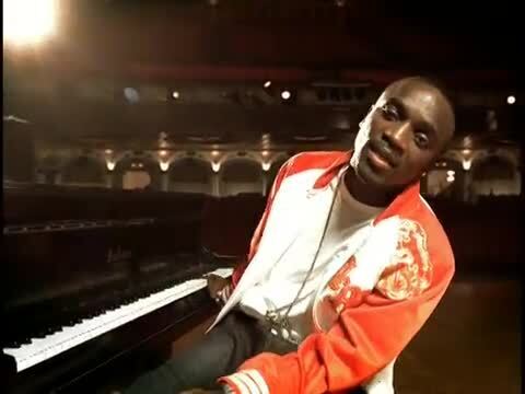 скачать клип Akon - Lonely
