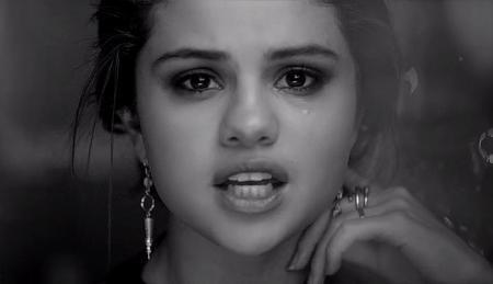 скачать клип Selena Gomez - The Heart Wants What It Wants