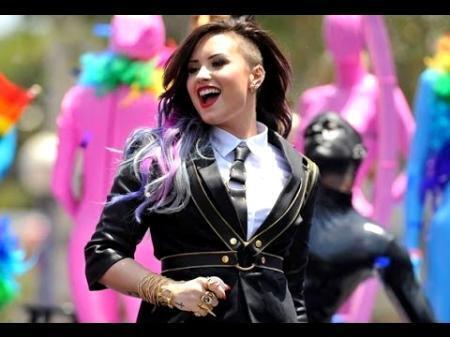 скачать клип Demi Lovato - Really Dont Care