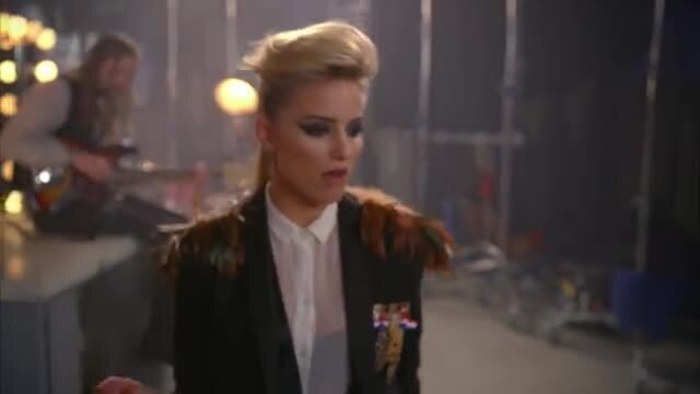 скачать клип The Killers - Just Another Girl