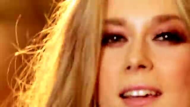 скачать клип Лавика - Осень - это я