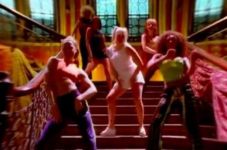 скачать клип Spice Girls - Wannabe