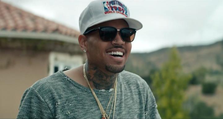 скачать клип Chris Brown - Fine By Me
