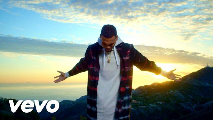 скачать клип Chris Brown - Little More