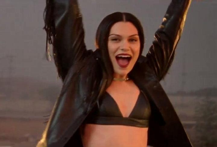 скачать клип Jessie J - Masterpiece