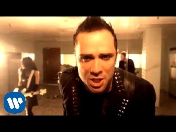 скачать клип Skillet - Monster