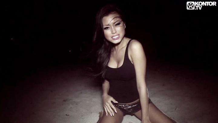 скачать клип Bodybangers feat. Victoria Kern - Gimme More