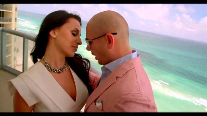 скачать клип Ahmed Chawki feat. Pitbull - Habibi I Love You