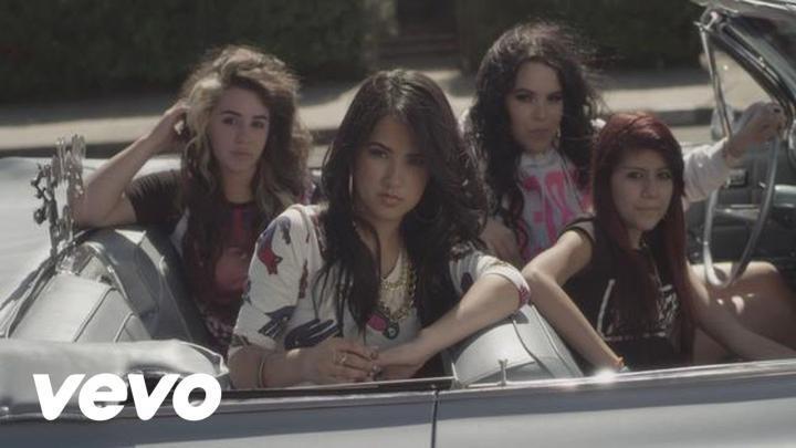 скачать клип Becky G - Play It Again