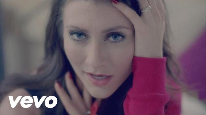 скачать клип Karmin - Brokenhearted