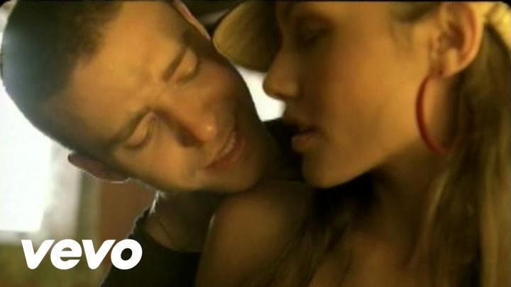 скачать клип Justin Timberlake - Senorita