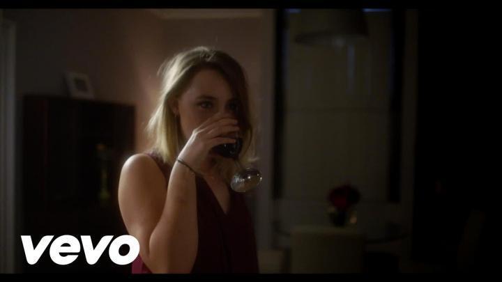 скачать клип Hozier - Cherry Wine