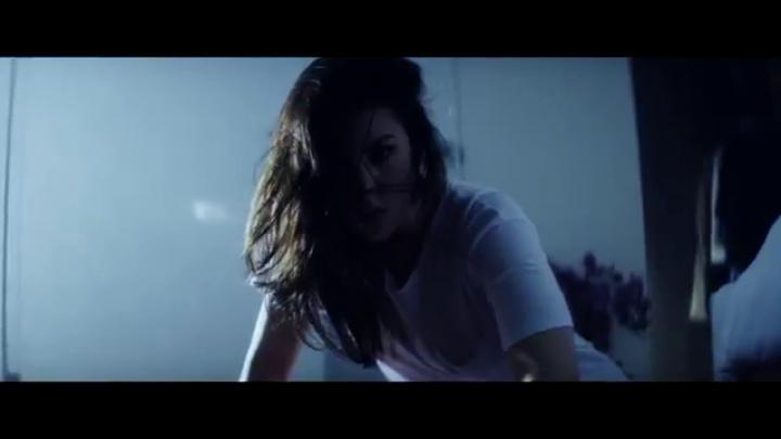 скачать клип Black Coast - Trndsttr feat. M. Maggie