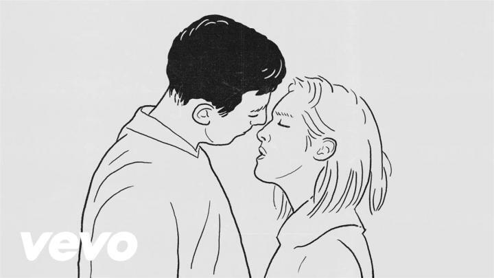 скачать клип Shura - Touch