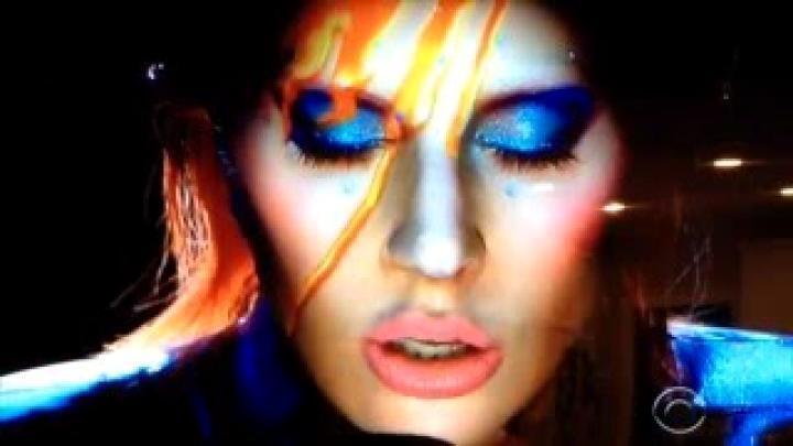 скачать клип Lady Gaga - David Bowie Tribute