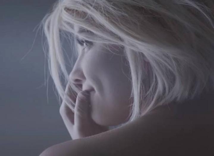 скачать клип Halsey - Colors