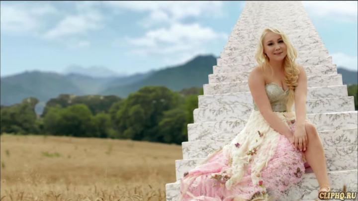 скачать клип RaeLynn - God Made Girls