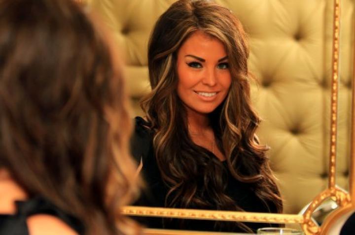 скачать клип Jessica Wright ft. Mann - Dominoes