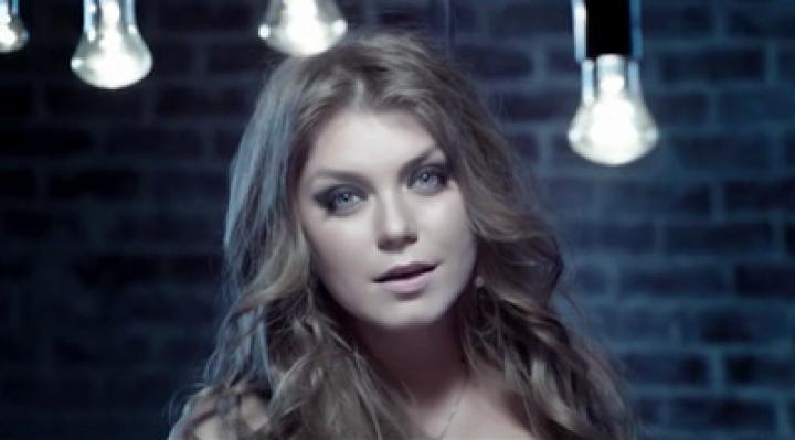 скачать клип Оксана Почепа - Ушла в рассвет