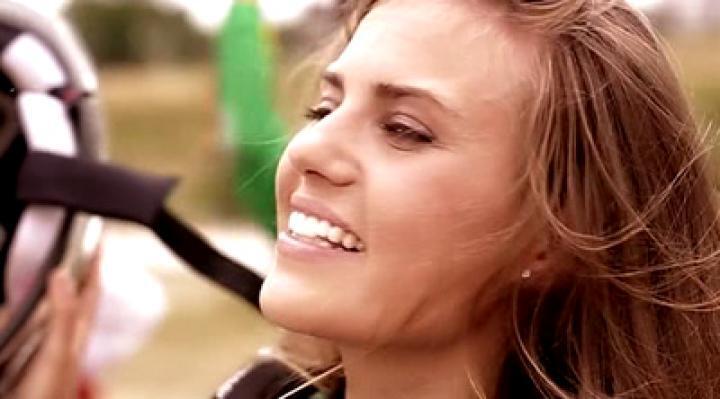 скачать клип Tony Ray ft. Gianna - Chica Loca