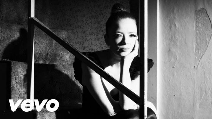 скачать клип Garbage - Big Bright World