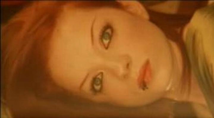 скачать клип Garbage - The World Is Not Enough