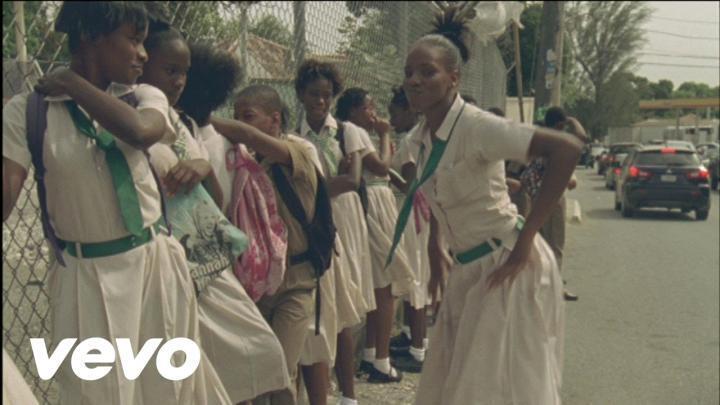 скачать клип Major Lazer ft. Amber Of The Dirty Projectors - Get Free