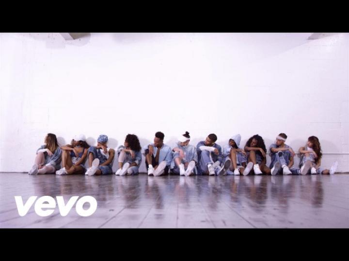 скачать клип Iggy Azalea - Team