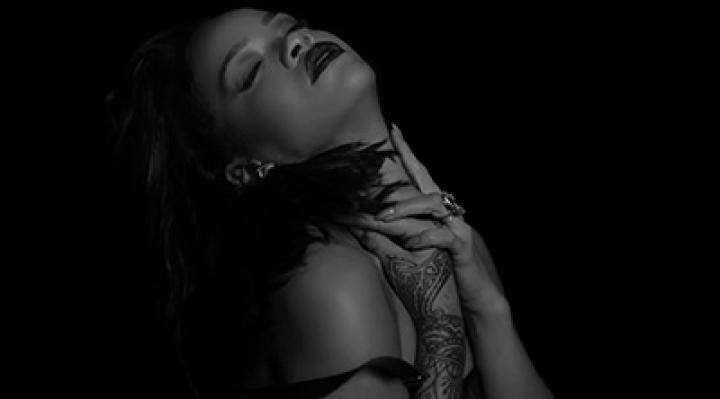скачать клип Rihanna - Kiss It Better