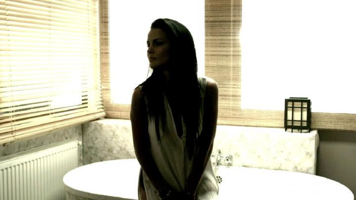 скачать клип Markus Schulz ft. Seri - Love Rain Down