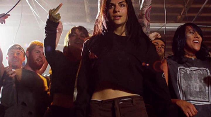 скачать клип Krewella - Beggars