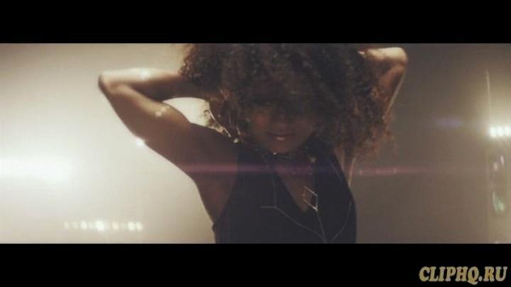 скачать клип AlunaGeorge ft. Zhu - My Blood