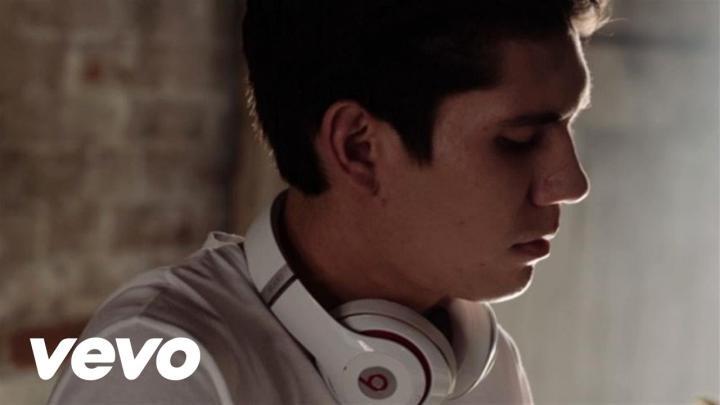 скачать клип Gryffin ft. Josef Salvat - Heading Home