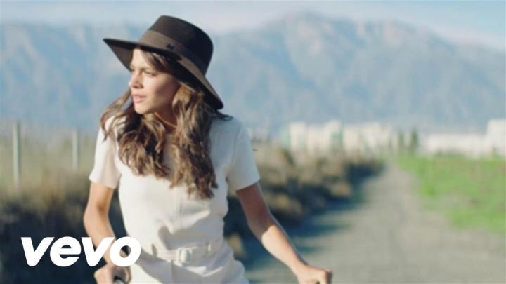 скачать клип TINI - Losing the Love