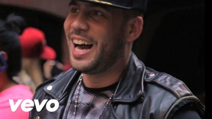 скачать клип DJ Drama ft. 2 Chainz, Meek Mill, Jeremih - My Moment