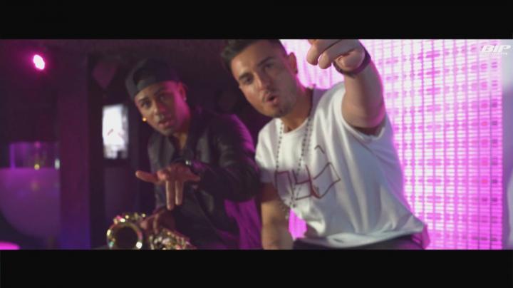 скачать клип Ahzee and Faydee - Burn It Down