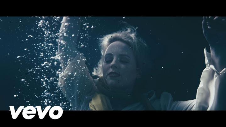 скачать клип Cam - Mayday