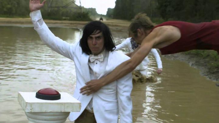скачать клип Family Force 5 ft. Lecrae and Meekakitty - Cray Button