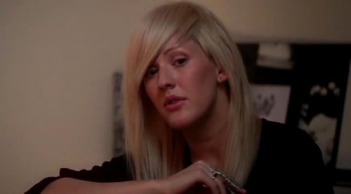 скачать клип Ellie Goulding - I Know You Care