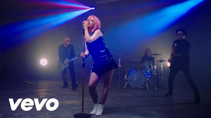 скачать клип Garbage - Empty