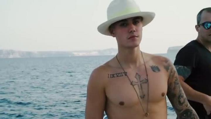скачать клип Justin Bieber - Company