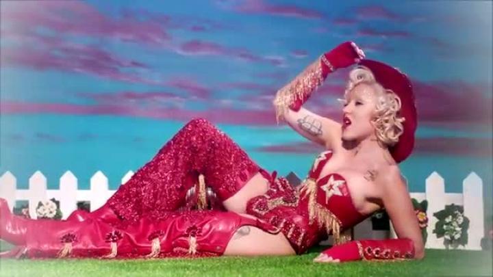 скачать клип Brooke Candy - Nasty