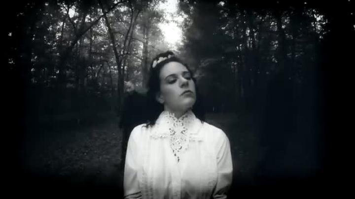 скачать клип Bloody Hammers - Bloodletting On The Kiss